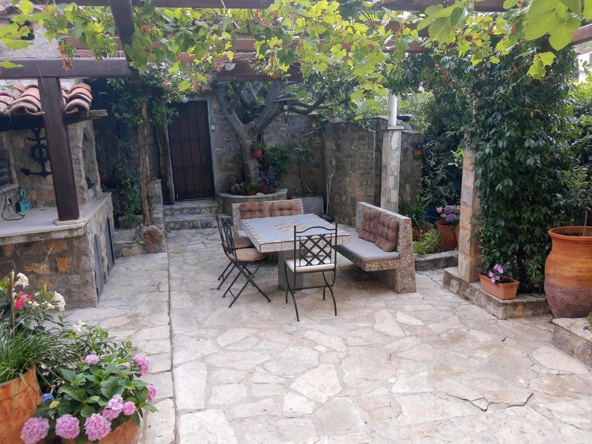 Sea-Side Old Stone Villa With A Private Garden Будва Экстерьер фото