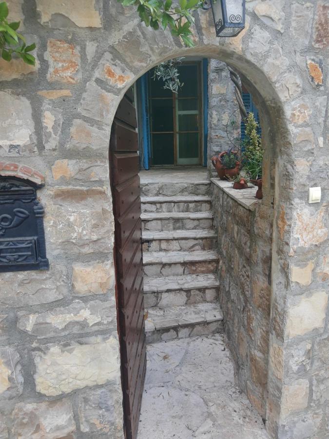 Sea-Side Old Stone Villa With A Private Garden Будва Экстерьер фото