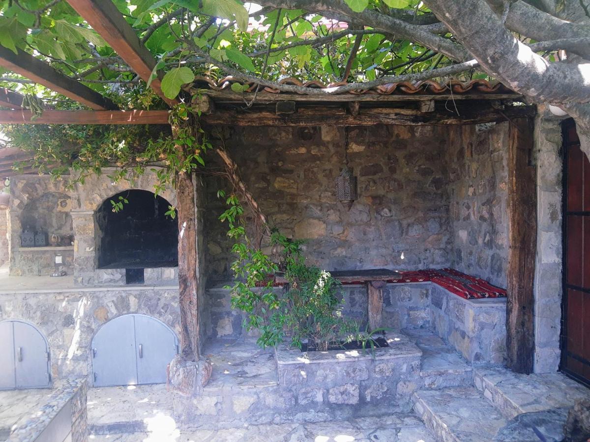 Sea-Side Old Stone Villa With A Private Garden Будва Экстерьер фото